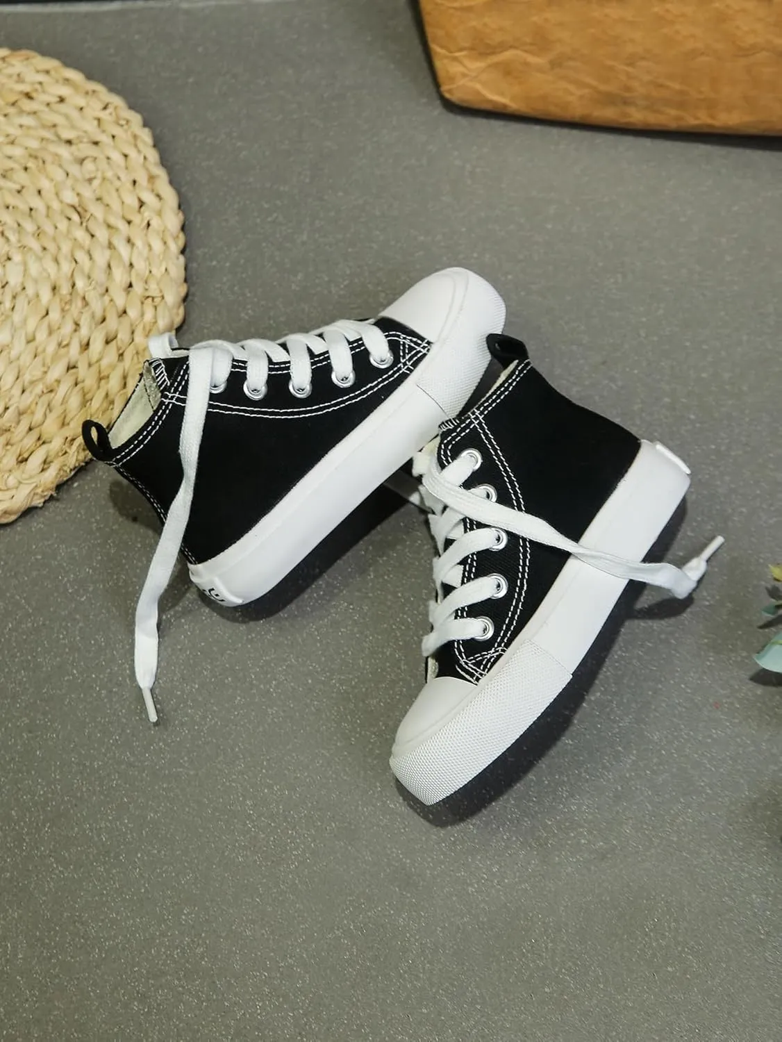 Boys and Girls High Top lace-up Kids' Espadrcanvas Shoes Back-to-School Season Little White Shoes Teen Classic Kids' Sneakers Tennis Shoes Baby Skate Shoes