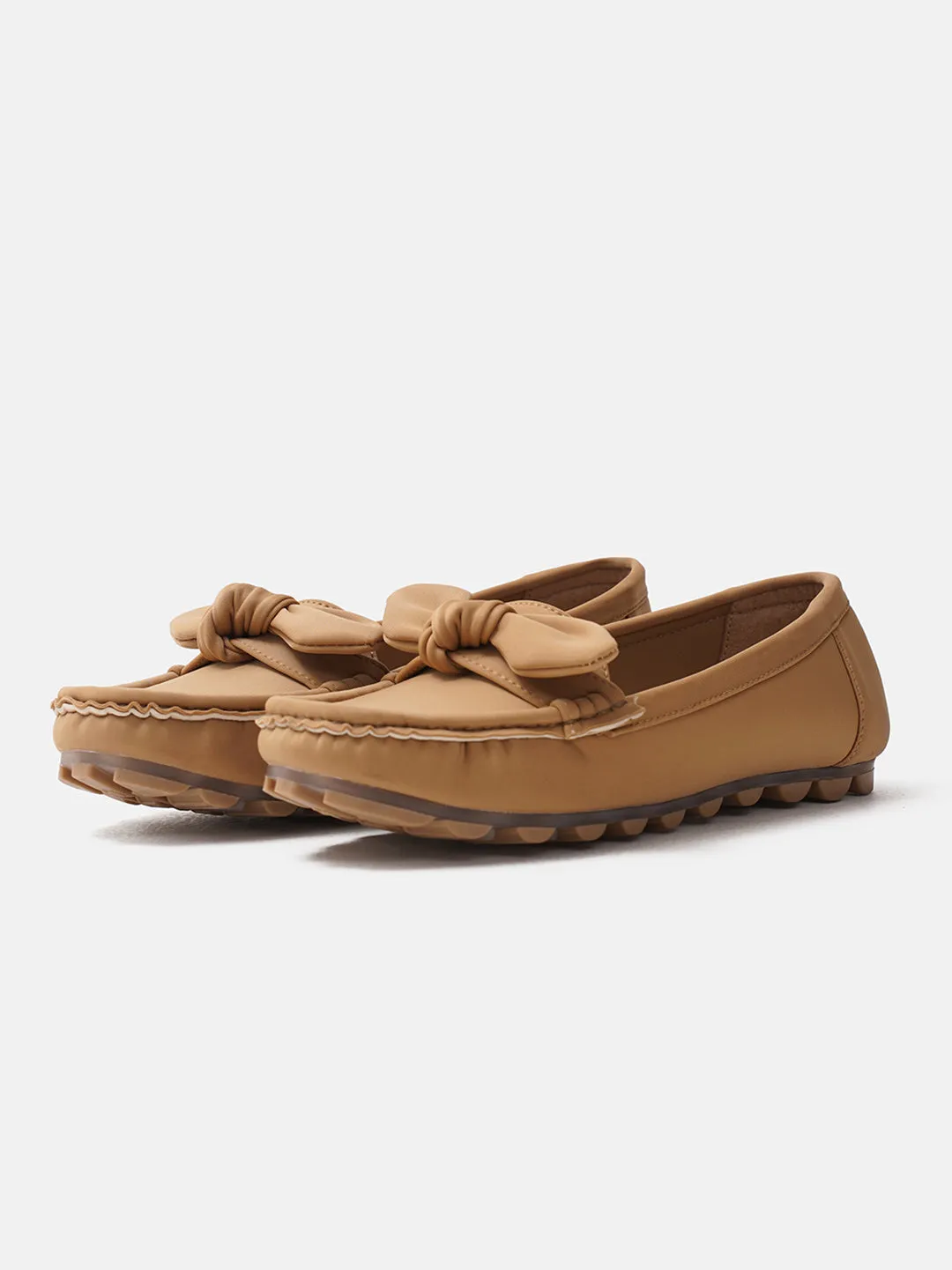 Chic Loafers with Knotted Bow Detail