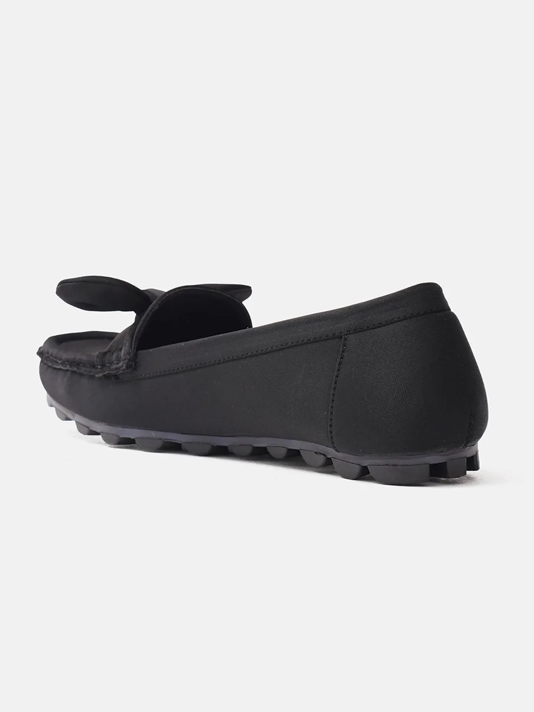 Chic Loafers with Knotted Bow Detail