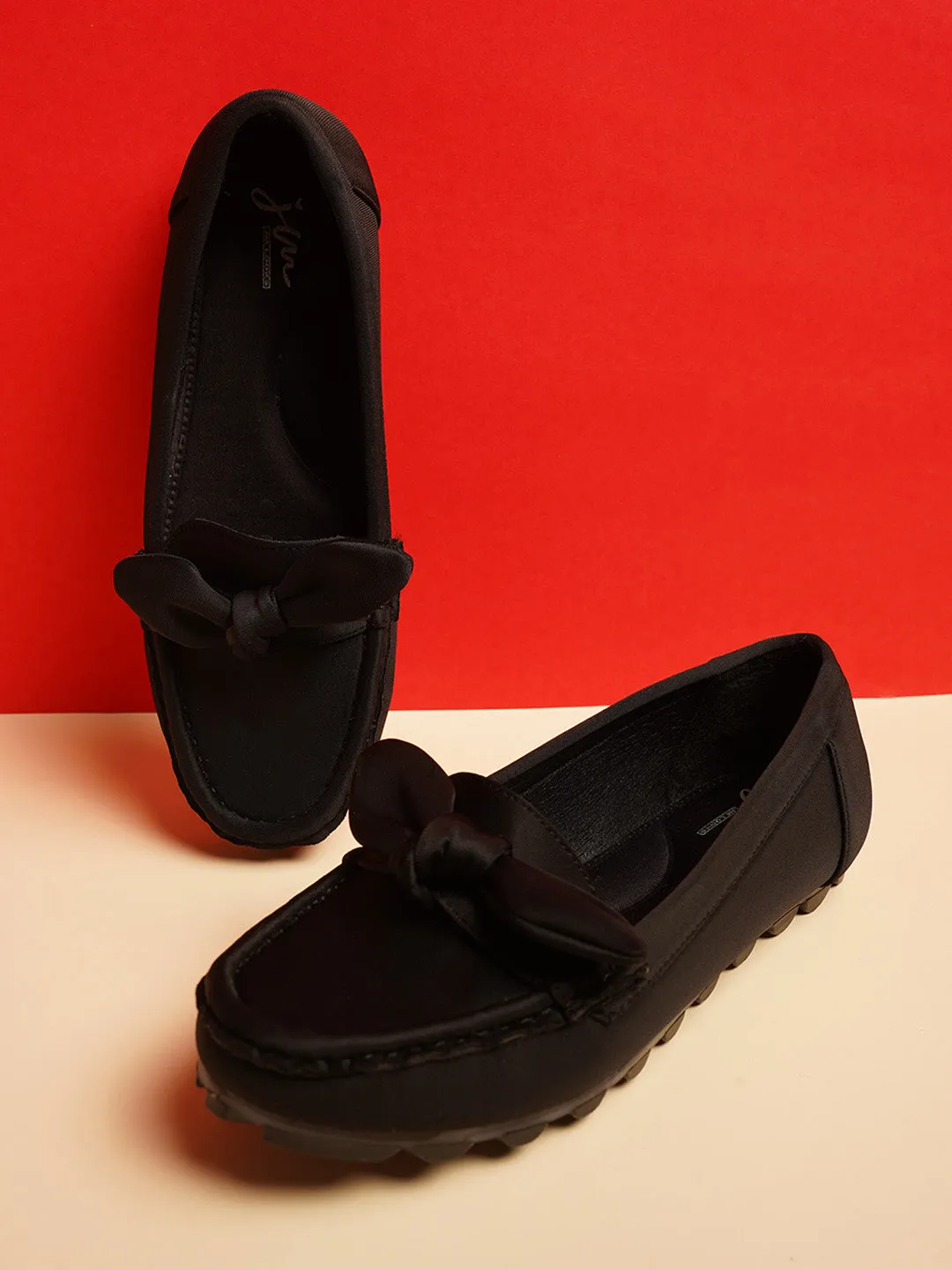 Chic Loafers with Knotted Bow Detail