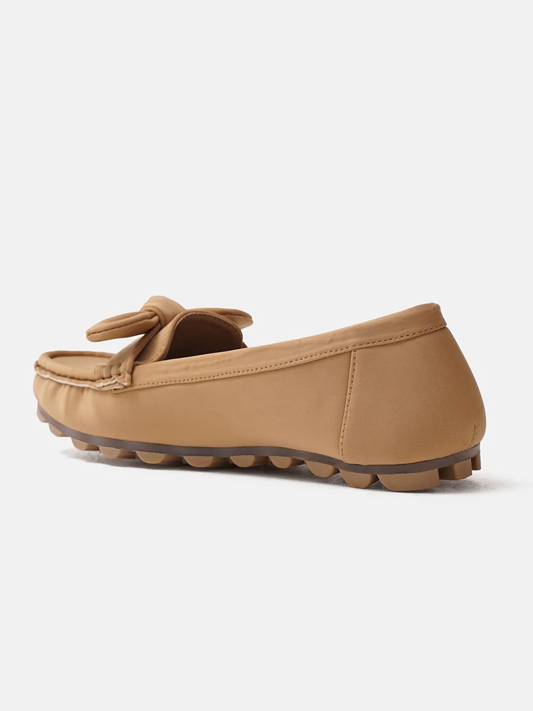 Chic Loafers with Knotted Bow Detail