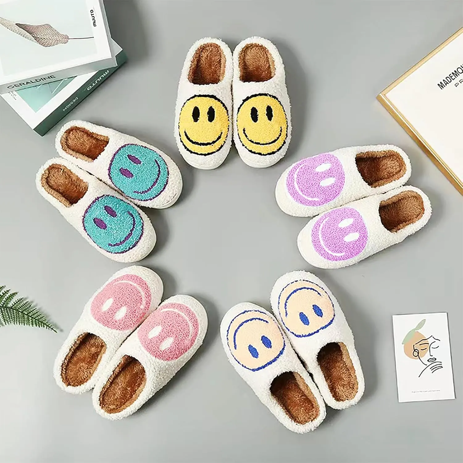 Fuzzy Slippers for Women Men, Cute Retro Fluffy Happy Face House Slippers, Plush Memory Foam Slippers for Women Indoor and Outdoor Cozy Trendy Slip-On Shoes