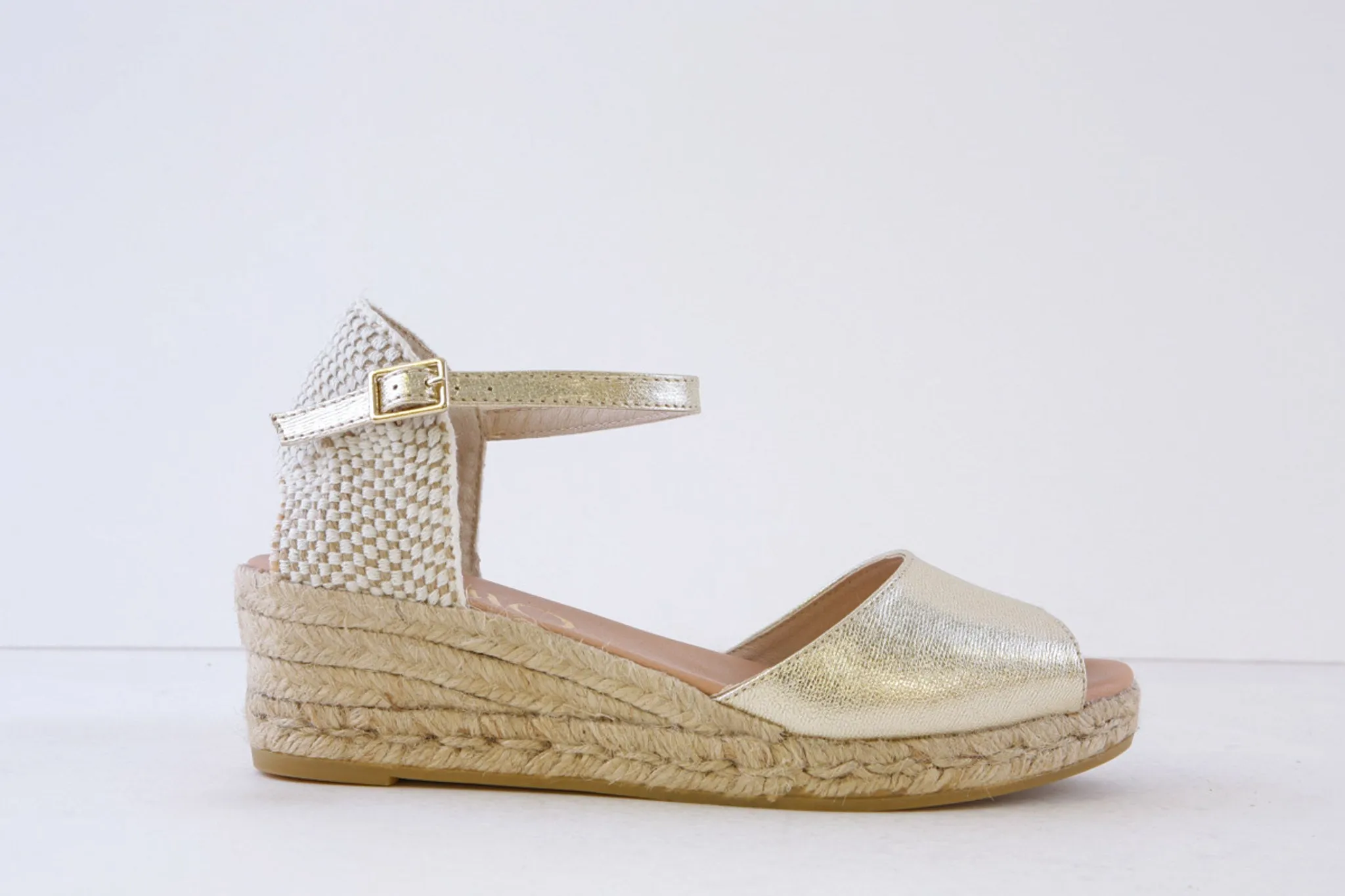 GAIMO- SEDAL MEDIUM WEDGE SANDAL - GOLD