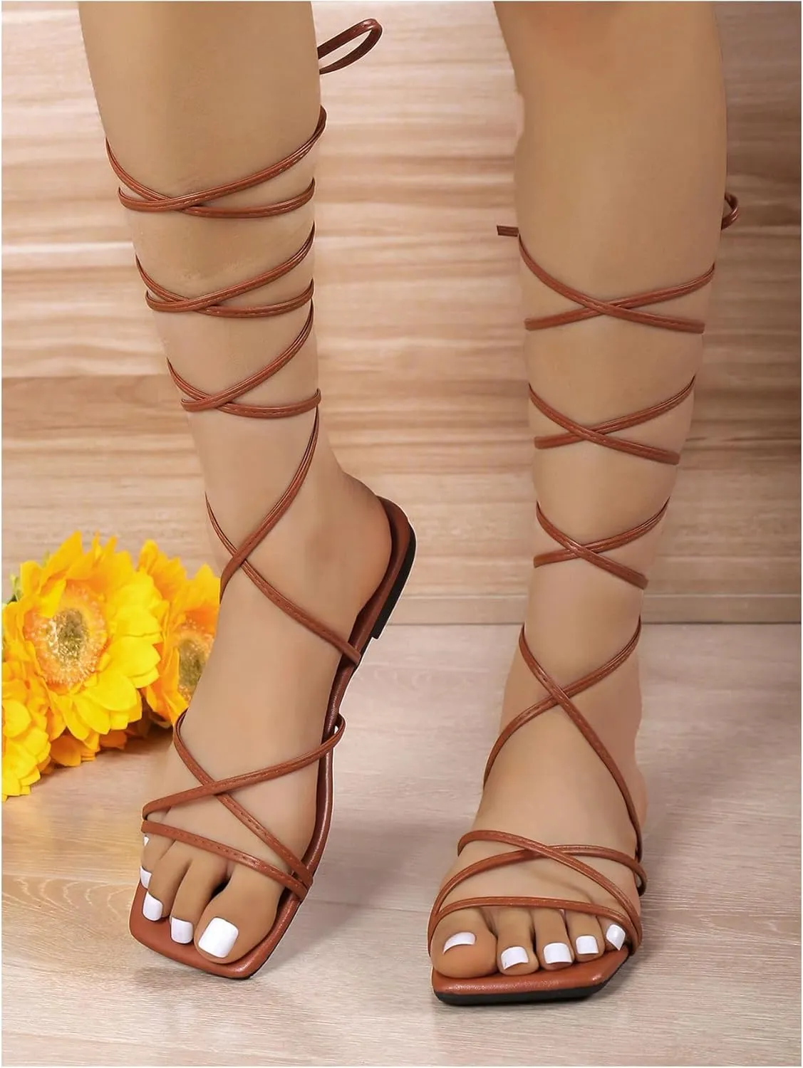 GORGLITTER Women's Lace Up Sandals Criss Cross Strappy Sandals Tie Up Open Toe Flat Sandals