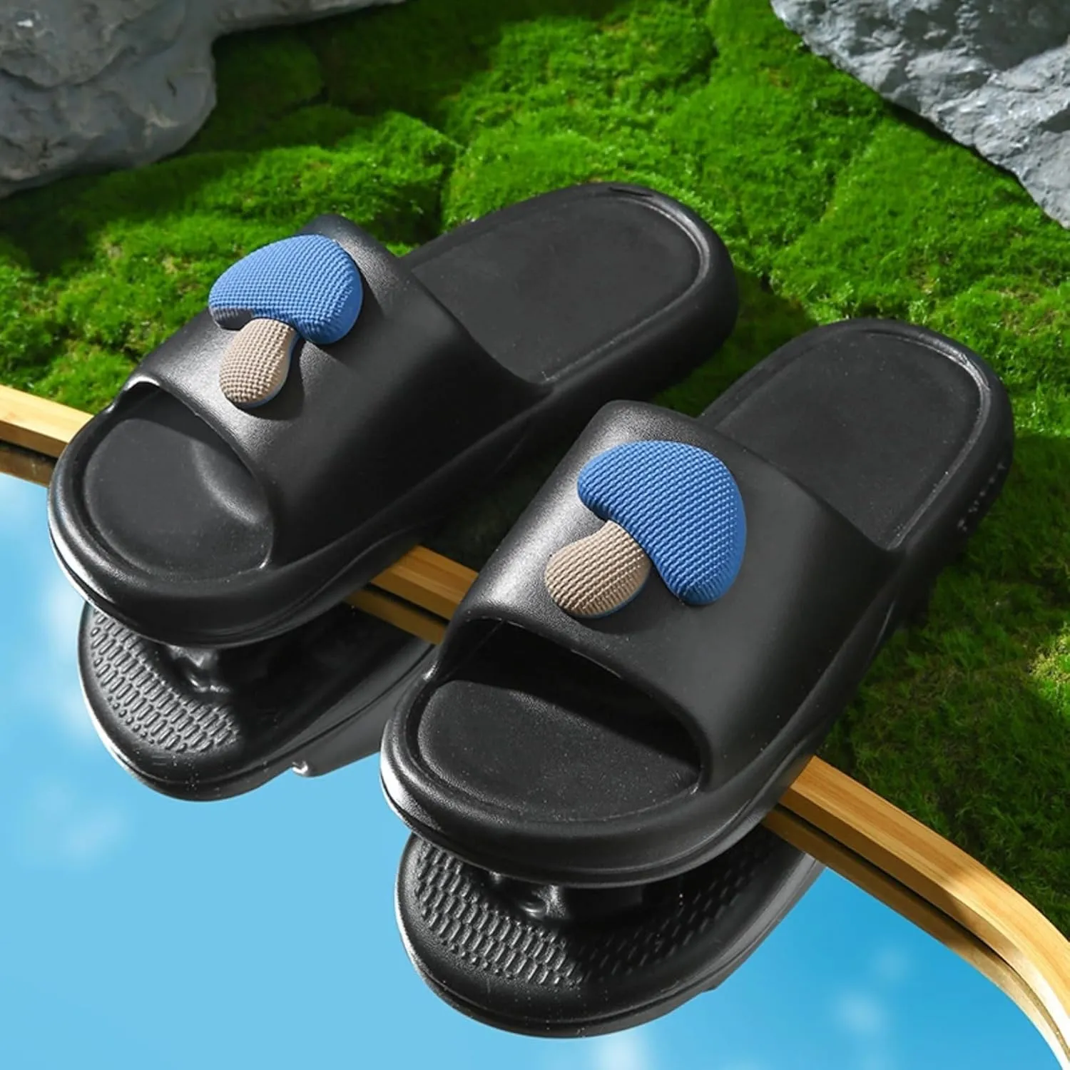 Mushroom Shaped Slippers Soft Thick Sole Indoor Household Home Slippers for Women Men Slides Sandals Summer Non Slip Silent House Shoes Bathroom Shower Sandals Outdoor Couples Beach Slippers