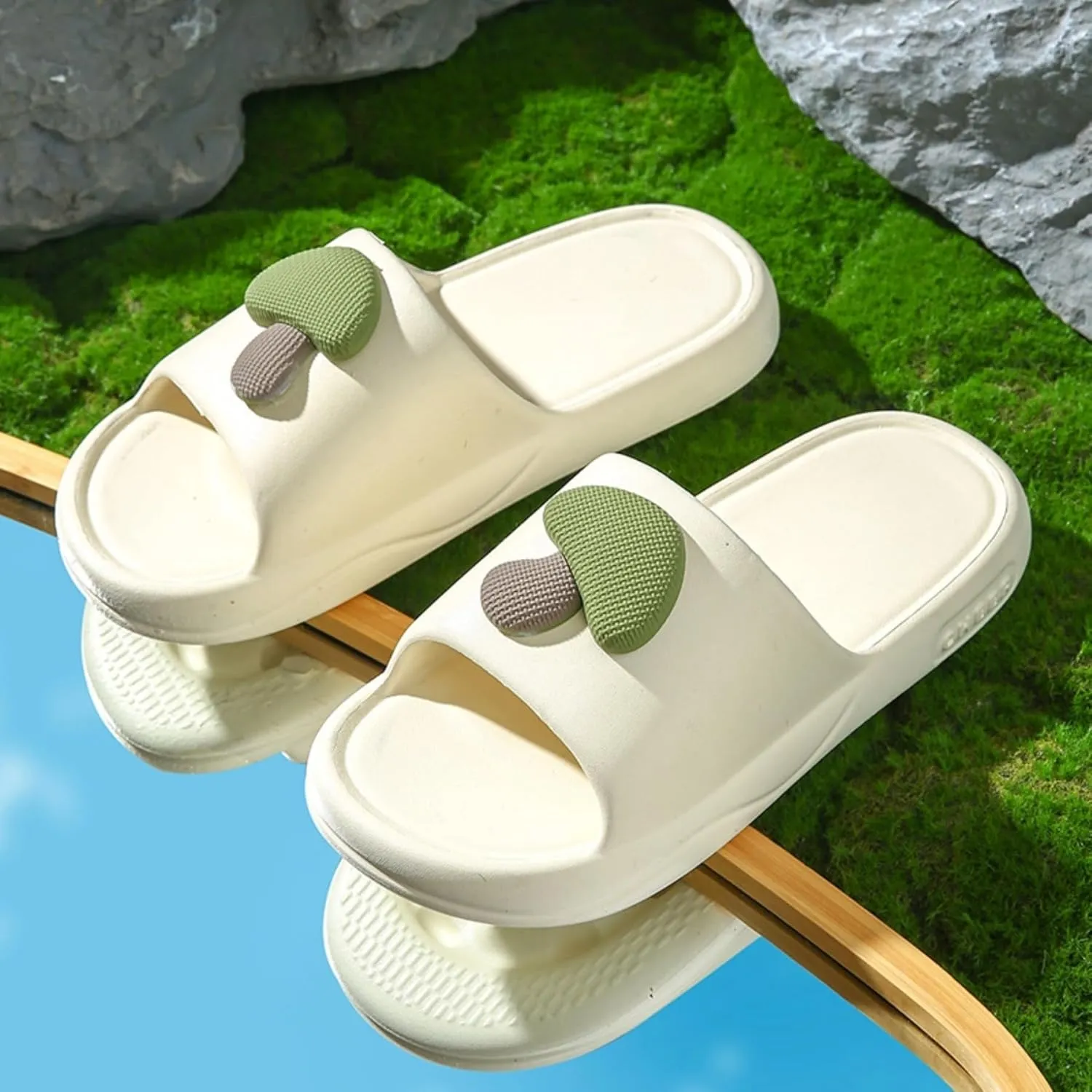 Mushroom Shaped Slippers Soft Thick Sole Indoor Household Home Slippers for Women Men Slides Sandals Summer Non Slip Silent House Shoes Bathroom Shower Sandals Outdoor Couples Beach Slippers