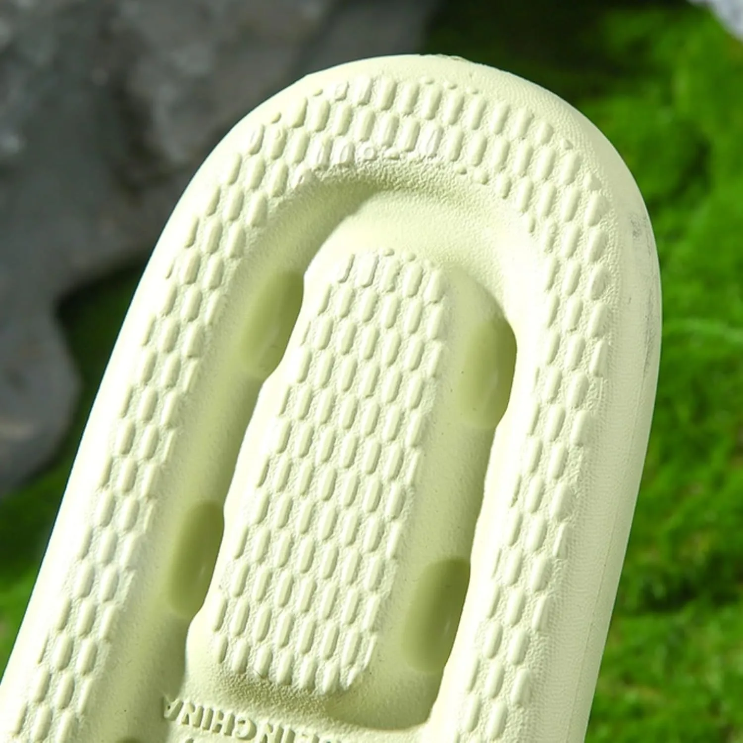 Mushroom Shaped Slippers Soft Thick Sole Indoor Household Home Slippers for Women Men Slides Sandals Summer Non Slip Silent House Shoes Bathroom Shower Sandals Outdoor Couples Beach Slippers