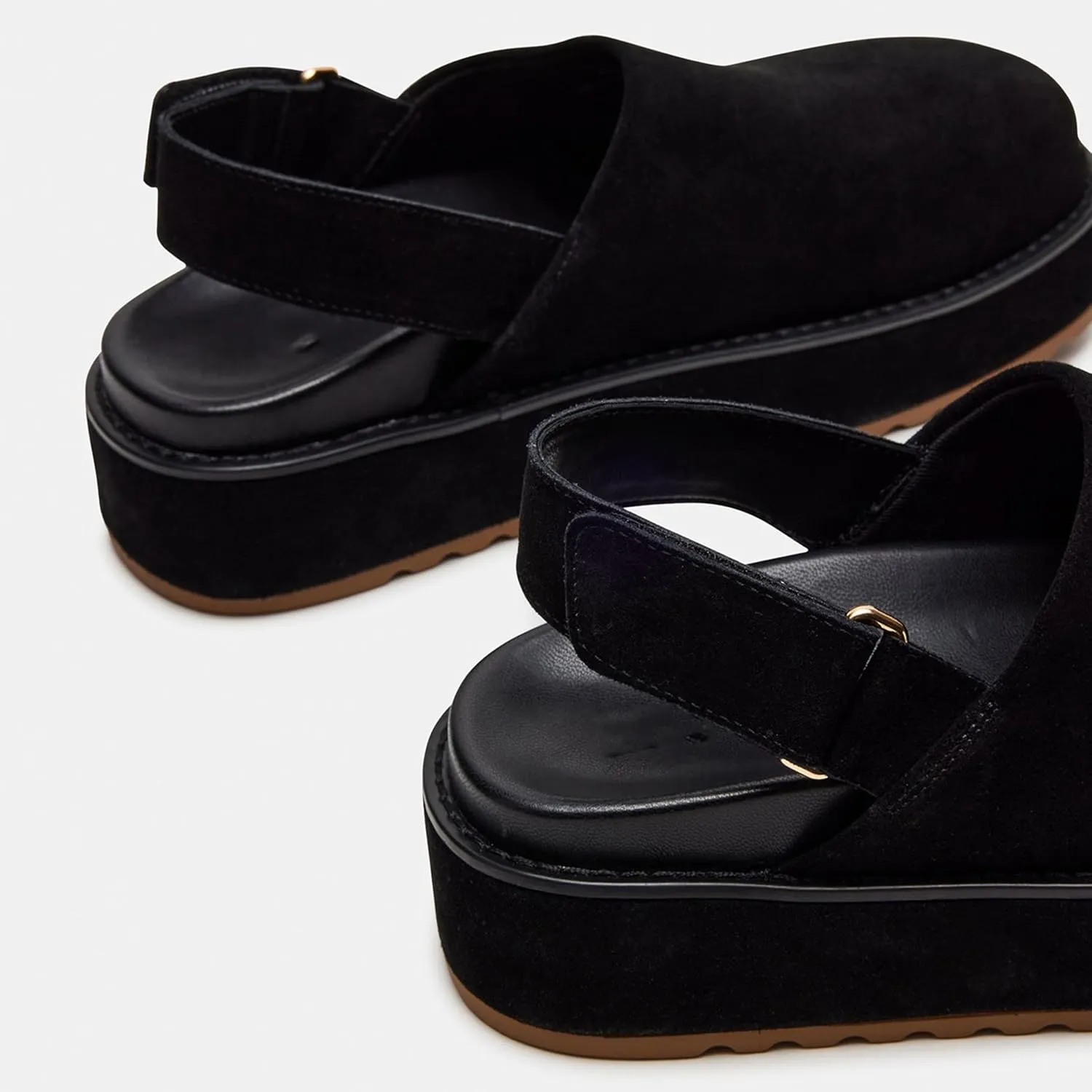 Suede Platform Clogs for Women Stylish Slip On Slippers with Round Toe with Back Strap Design for Casual Comfort and Effortless