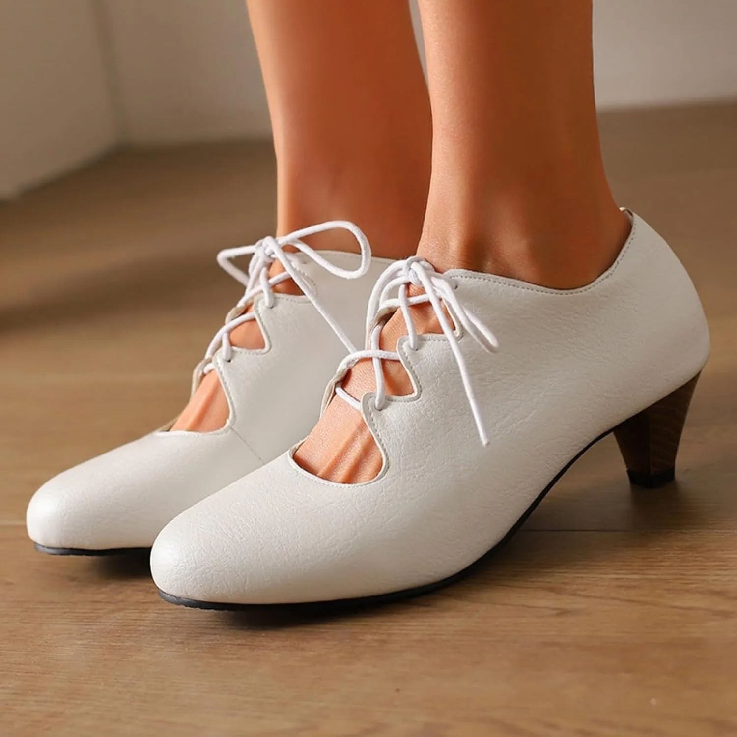 Women's Classic Retro Round Toe Brogue Oxfords Lace Up Hollow Out Low Chunky Heels Business Formal Work Office Dress Pumps Shoes